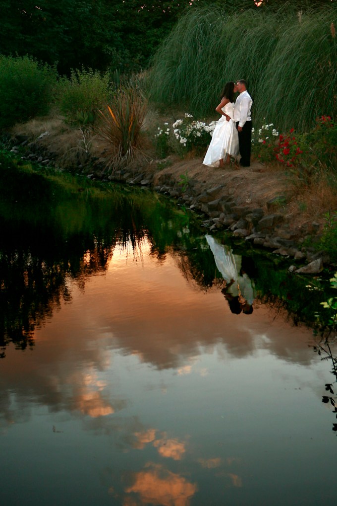 Eugene Country Inn wedding photographer, Matt Emrich Photo