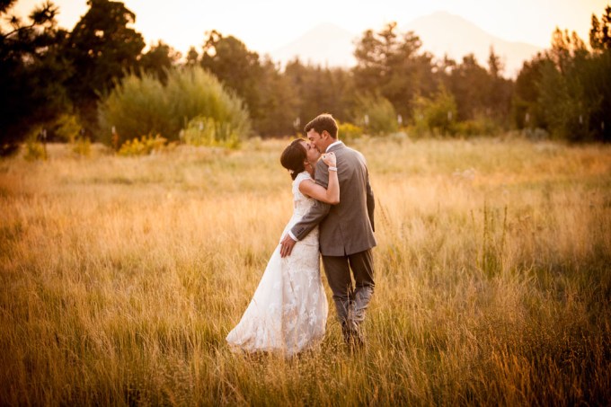 Bend wedding photographer