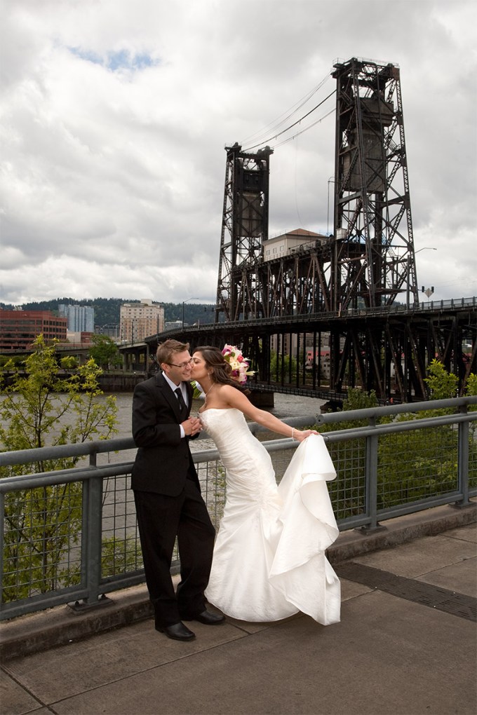 Tom McCall Waterfront Park wedding