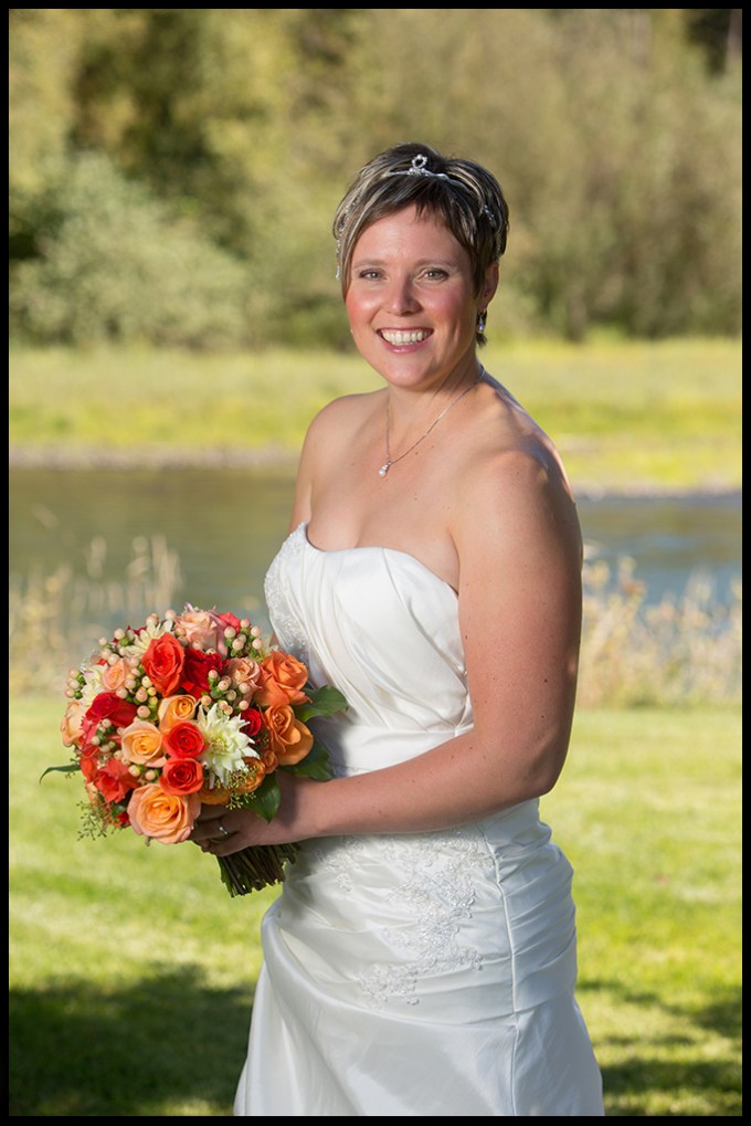 Northern Lights wedding. Eugene wedding photographer, Portland wedding photographer; © Matt Emrich Photo