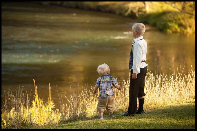 Northern Lights wedding. Eugene wedding photographer, Portland wedding photographer; © Matt Emrich Photo