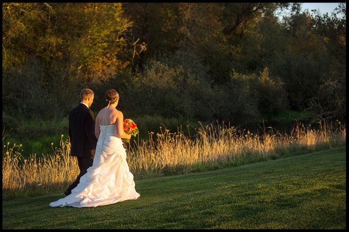 Northern Lights wedding. Eugene wedding photographer, Portland wedding photographer; © Matt Emrich Photo